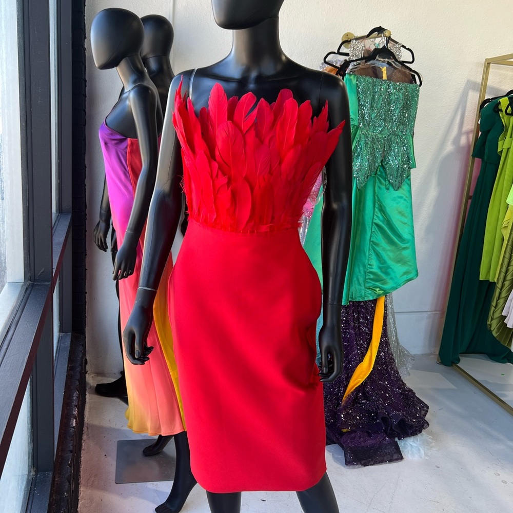 Elegant Red feather Strapless bodycon Dress